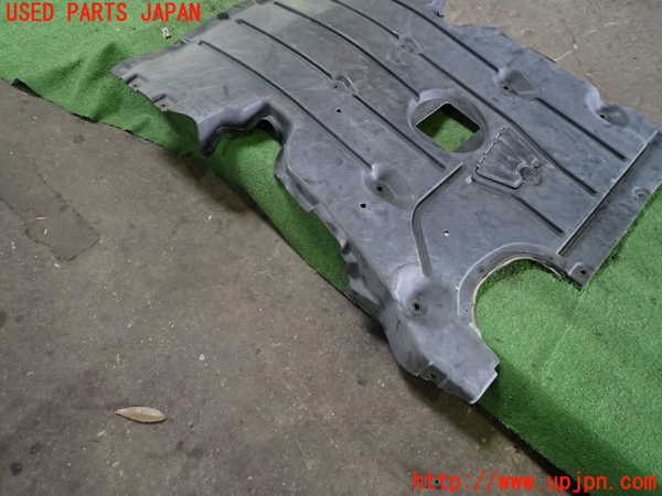 1UPJ-9239302170]BMW 116i(UE16)E87エンジンアンダーカバー 中古_2