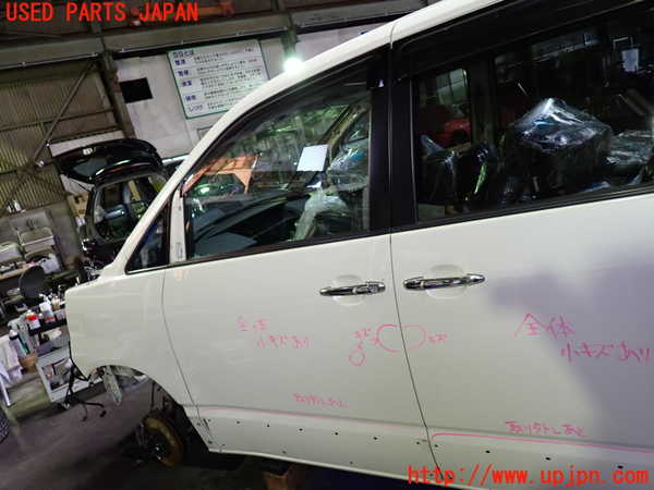 1UPJ-9239311260]ヴォクシー(ノア)(AZR60G)左前ドア 中古 NSG M3O8_2