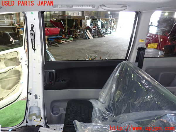 1UPJ-9239311290]ヴォクシー(ノア)(AZR60G)右後ドア 中古 NSG M3Q8_5
