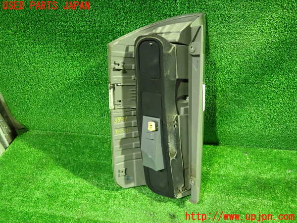 1UPJ-9239311530]ヴォクシー(ノア)(AZR60G)右テールランプ 中古_2