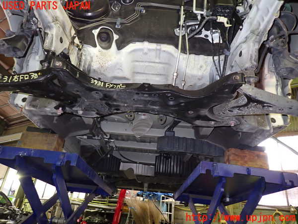 1UPJ-9239315285]ヴォクシー(ノア)(AZR60G)フロントメンバー 中古_4