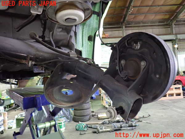 1UPJ-9239315380]ヴォクシー(ノア)(AZR60G)リアアクスルビーム 中古_3