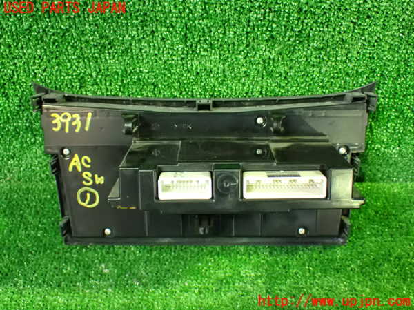 1UPJ-9239316066]ヴォクシー(ノア)(AZR60G)エアコンスイッチ1 中古_2