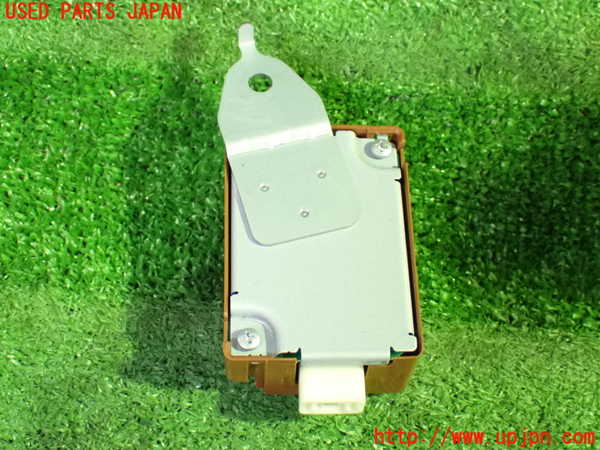 1UPJ-9239316147]ヴォクシー(ノア)(AZR60G)コンピューター2(ドアコントロール) 中古 89741-28240_2