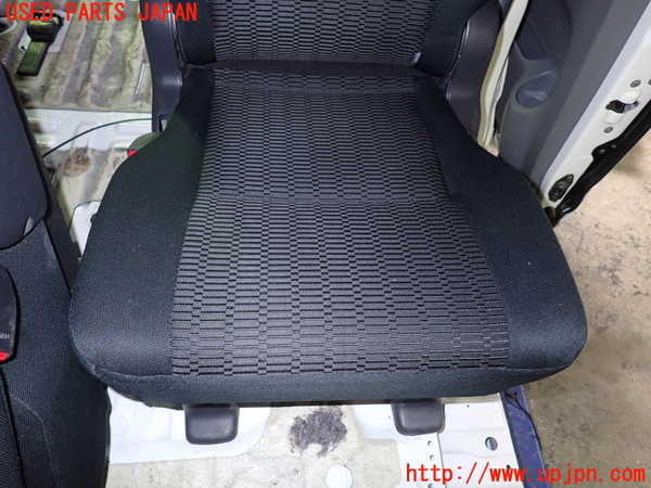 1UPJ-9239317175]ヴォクシー(ノア)(AZR60G)左2列目シート 中古_3