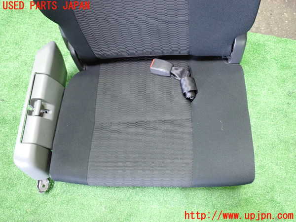 1UPJ-9239317235]ヴォクシー(ノア)(AZR60G)右3列目シート 中古_3