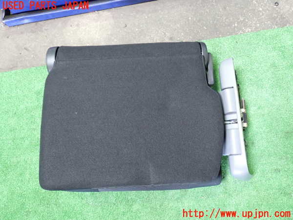 1UPJ-9239317265]ヴォクシー(ノア)(AZR60G)左3列目シート 中古_4