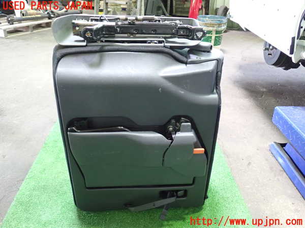 1UPJ-9239317265]ヴォクシー(ノア)(AZR60G)左3列目シート 中古_5