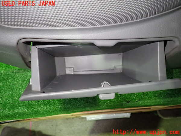 1UPJ-9239311234]ヴォクシー(ノア)(AZR60G)右前ドア内張り 中古_3