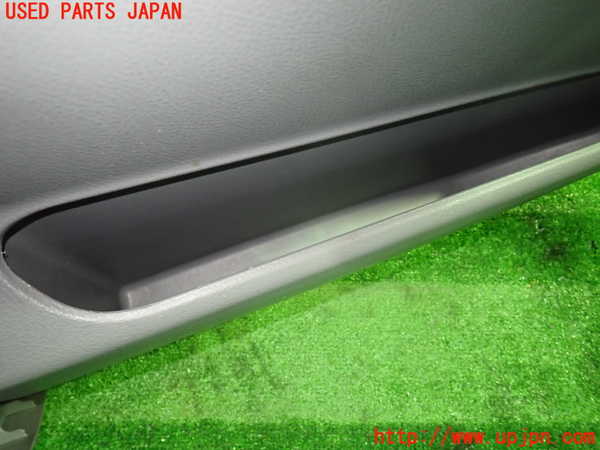 1UPJ-9239311234]ヴォクシー(ノア)(AZR60G)右前ドア内張り 中古_4