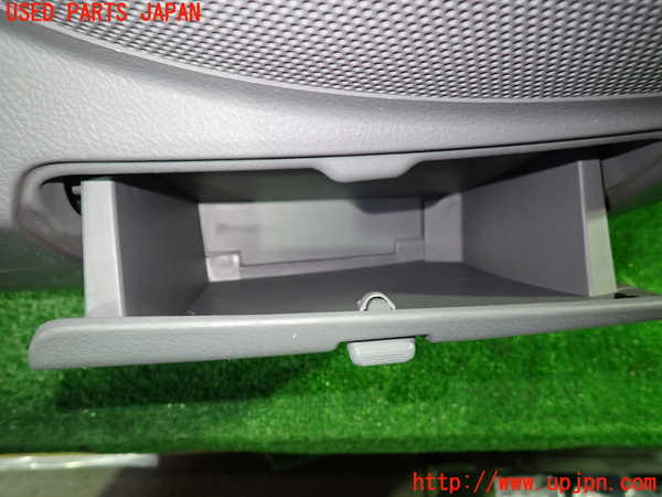 1UPJ-9239311264]ヴォクシー(ノア)(AZR60G)左前ドア内張り 中古_3