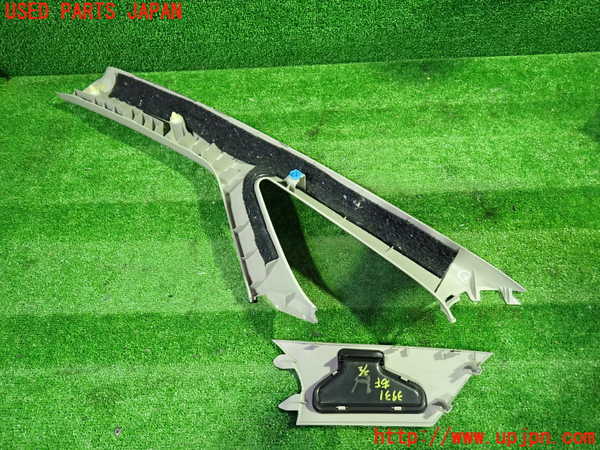 1UPJ-9239317655]ヴォクシー(ノア)(AZR60G)右フロントピラートリム 中古_2