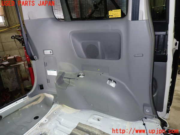 1UPJ-9239317680]ヴォクシー(ノア)(AZR60G)左リアピラートリム 中古_4