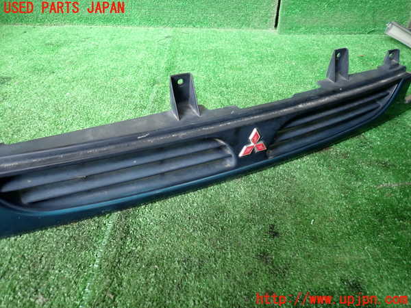 1UPJ-9239321050]デリカ スペースギア(PD6W)ラジエターグリル 中古_4