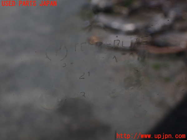 1UPJ-9239321380]デリカ スペースギア(PD6W)右クォーターガラス 中古_3