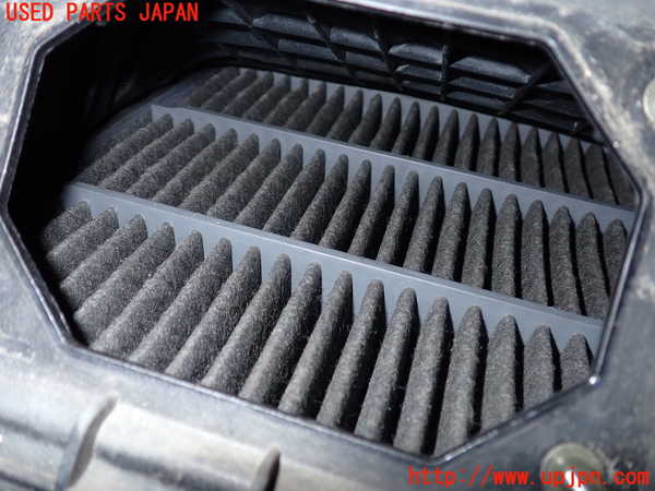 1UPJ-9239322560]デリカ スペースギア(PD6W)エアクリーナーボックス 中古_3