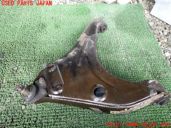 1UPJ-9239325176]デリカ スペースギア(PD6W)右フロントロアアーム1 中古_2