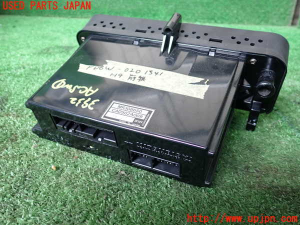 1UPJ-9239326066]デリカ スペースギア(PD6W)エアコンスイッチ1 中古_2