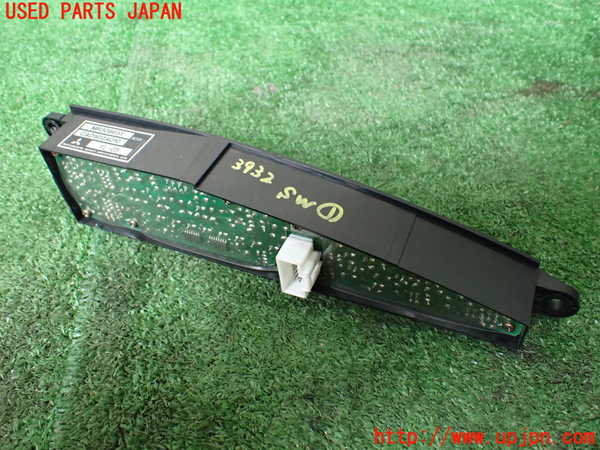 1UPJ-9239326306]デリカ スペースギア(PD6W)スイッチ1 (リアエアコン) 中古_2