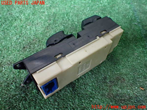 1UPJ-9239326240]デリカ スペースギア(PD6W)右前パワーウィンドウスイッチ 中古_2