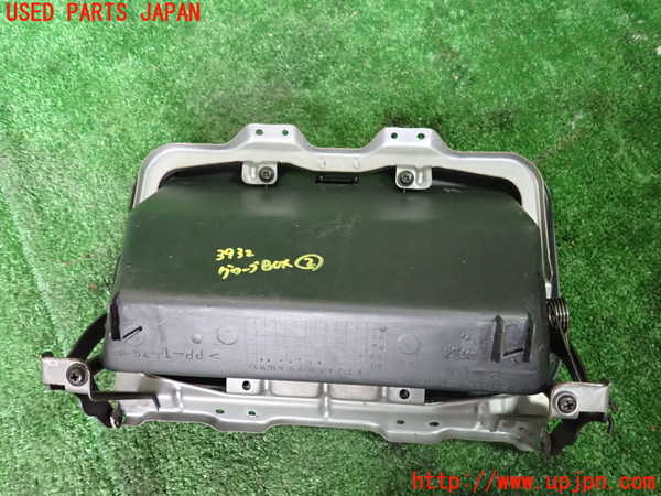 1UPJ-9239327517]デリカ スペースギア(PD6W)グローブボックス2 中古_2