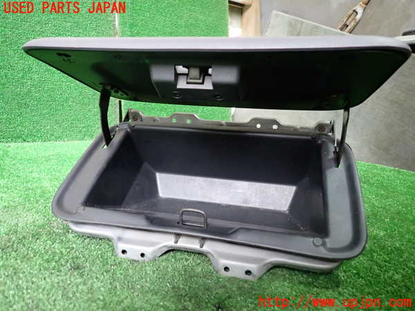 1UPJ-9239327517]デリカ スペースギア(PD6W)グローブボックス2 中古_3