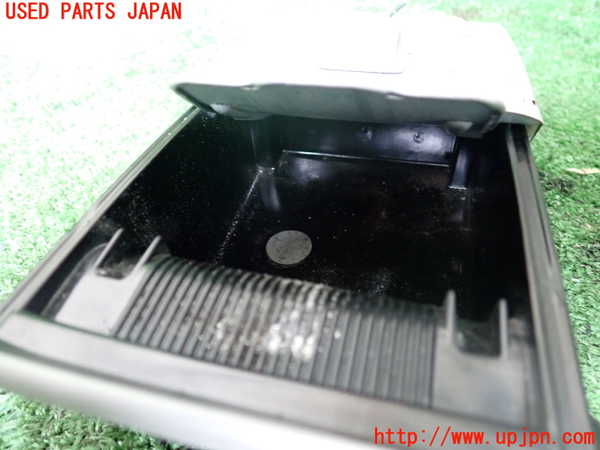 1UPJ-9239327821]デリカ スペースギア(PD6W)灰皿1 中古_2