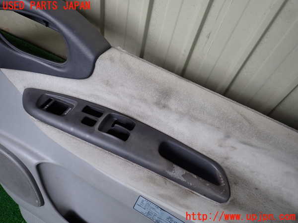 1UPJ-9239321234]デリカ スペースギア(PD6W)右前ドア内張り 中古_2