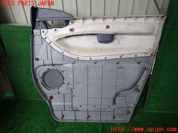1UPJ-9239321264]デリカ スペースギア(PD6W)左前ドア内張り 中古_3