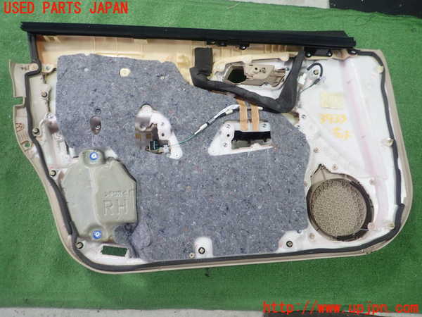 1UPJ-9239331234]クラウン ロイヤル(GRS200)右前ドア内張り 中古_4