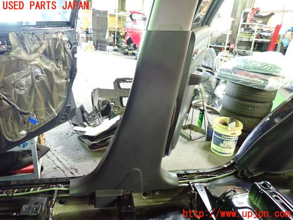 1UPJ-9239347665]スイフトスポーツ(ZC31S)右センターピラートリム 中古_3