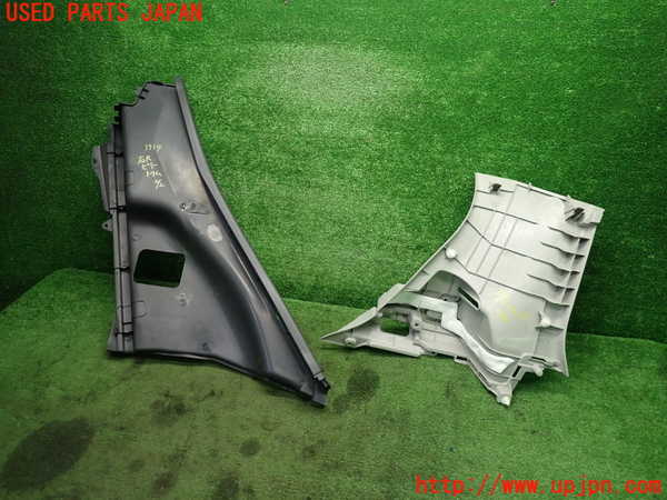 1UPJ-9239347675]スイフトスポーツ(ZC31S)右リアピラートリム 中古_2