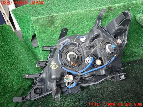 1UPJ-9239351130]セレナ Sハイブリッド(HC26)右ヘッドライト ハロゲン 中古_3
