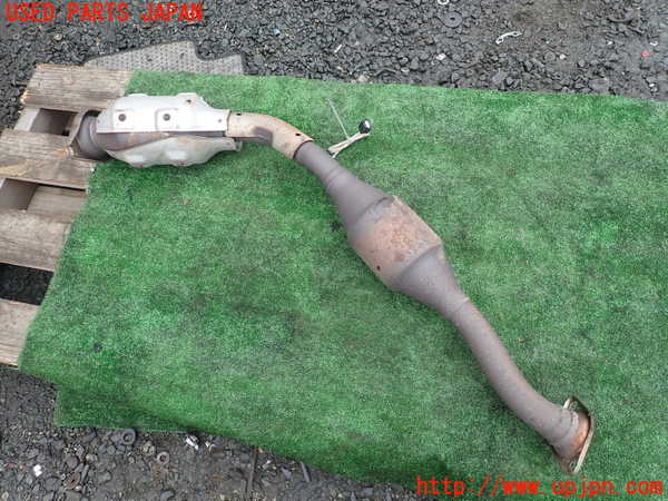 1UPJ-9239352661]セレナ Sハイブリッド(HC26)触媒1 中古_2