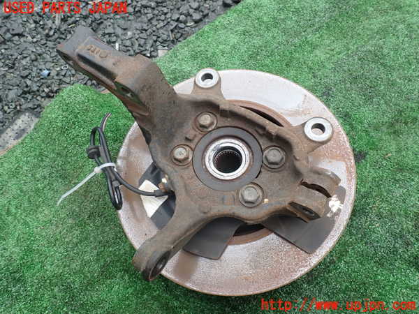 1UPJ-9239354295]セレナ Sハイブリッド(HC26)左フロントナックルハブ 中古_2