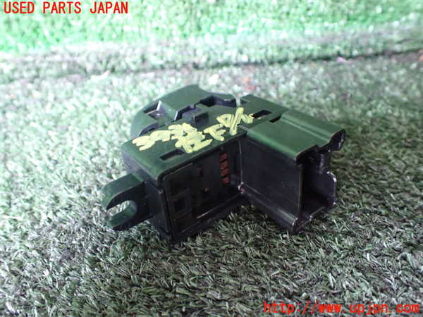 1UPJ-9239356245]セレナ Sハイブリッド(HC26)左前パワーウィンドウスイッチ 中古_2