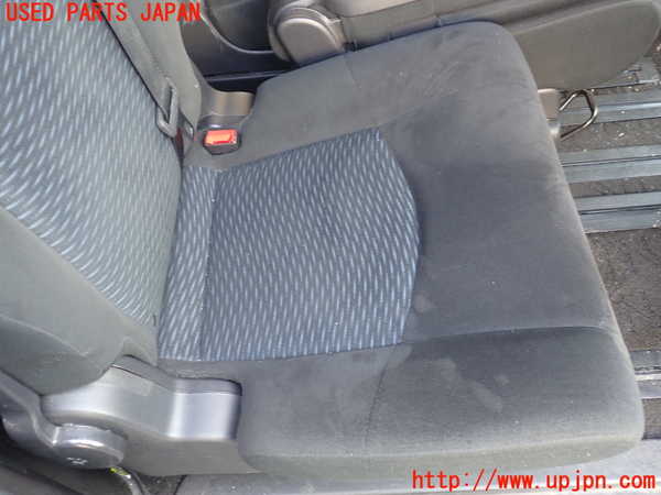 1UPJ-9239357145]セレナ Sハイブリッド(HC26)右2列目シート 中古_3