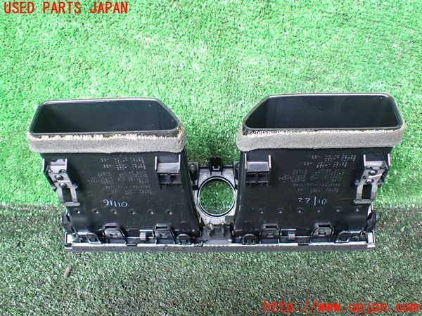 1UPJ-9239357526]セレナ Sハイブリッド(HC26)エアコン吹き出し口1 (真中) 中古_2