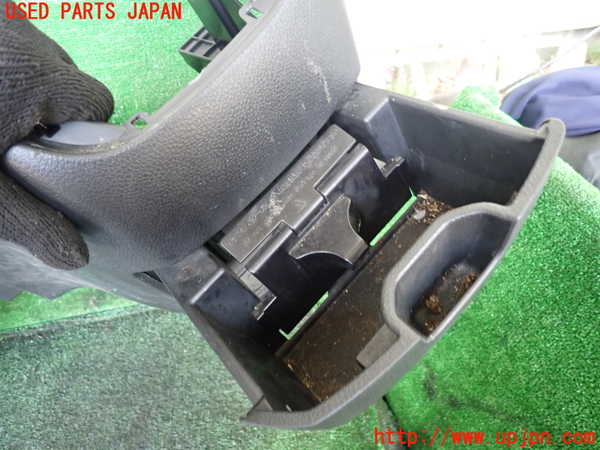 1UPJ-9239357549]セレナ Sハイブリッド(HC26)コンソール 中古_2