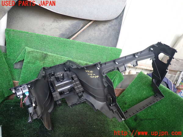 1UPJ-9239357549]セレナ Sハイブリッド(HC26)コンソール 中古_4