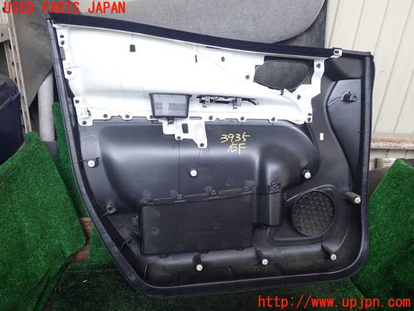 1UPJ-9239351234]セレナ Sハイブリッド(HC26)右前ドア内張り 中古_4