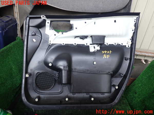 1UPJ-9239351264]セレナ Sハイブリッド(HC26)左前ドア内張り 中古_4