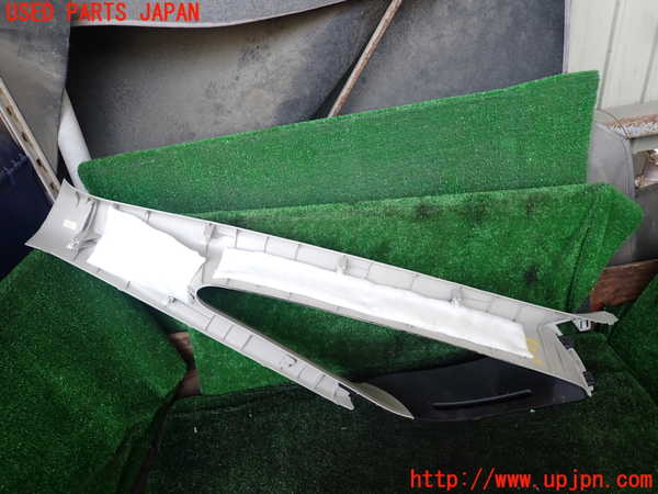1UPJ-9239357655]セレナ Sハイブリッド(HC26)右フロントピラートリム 中古_3