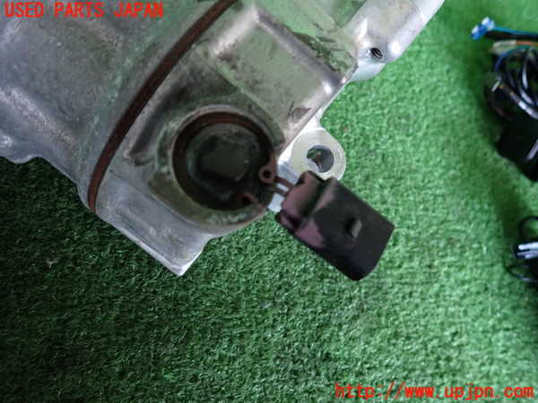 2UPJ-9239366025]VW ゴルフ トゥーラン(1TDFG)エアコンコンプレッサー 中古_3