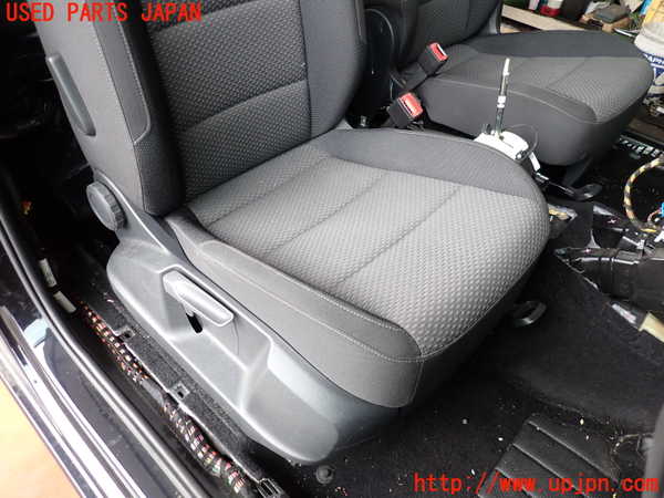 2UPJ-9239367035]VW ゴルフ トゥーラン(1TDFG)運転席シート 中古_3