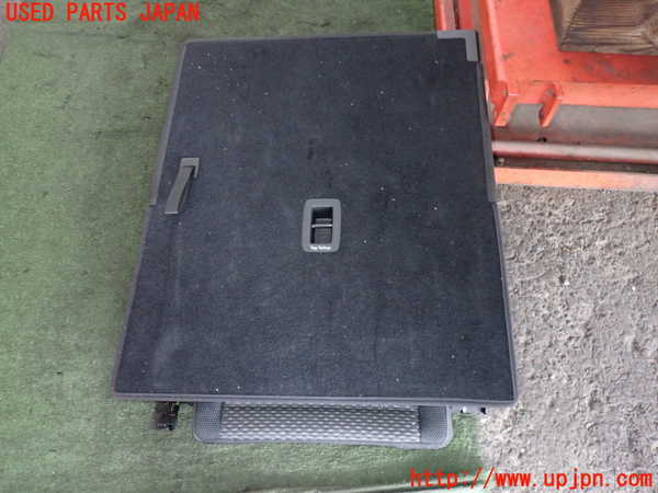 2UPJ-9239367265]VW ゴルフ トゥーラン(1TDFG)左3列目シート 中古_4