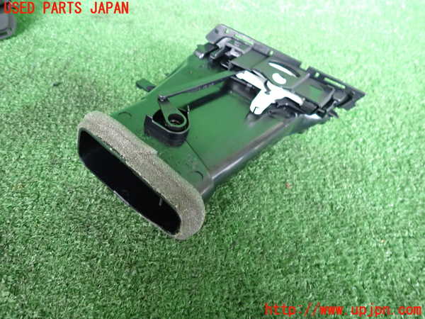 2UPJ-9239367527]VW ゴルフ トゥーラン(1TDFG)エアコン吹き出し口2 (右) 中古_2