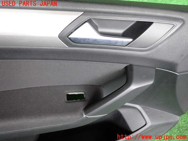 2UPJ-9239361264]VW ゴルフ トゥーラン(1TDFG)左前ドア内張り 中古_2