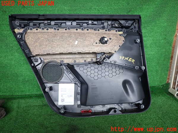 2UPJ-9239361294]VW ゴルフ トゥーラン(1TDFG)右後ドア内張り 中古_3