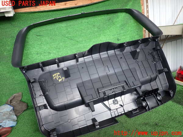 2UPJ-9239361578]VW ゴルフ トゥーラン(1TDFG)バックドア内張り 中古_4